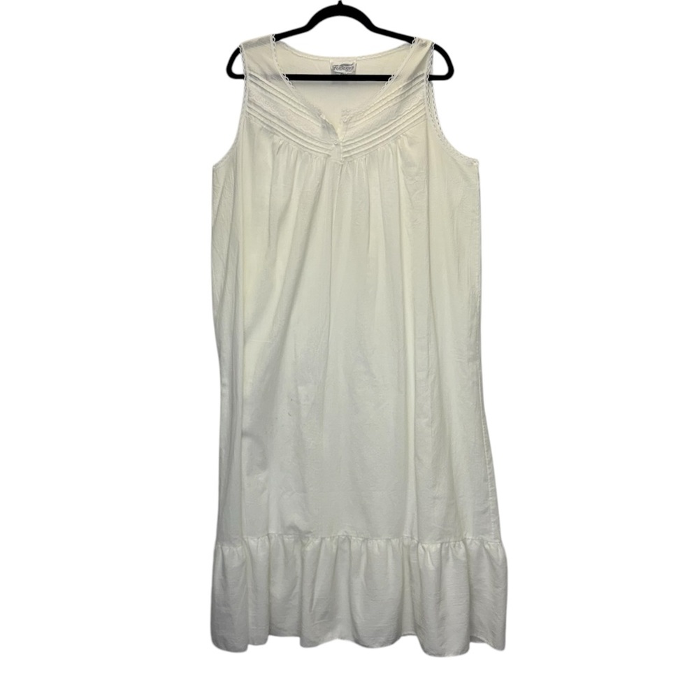 Vintage Featherbed New York White Lace Eyelet Long Nightgown